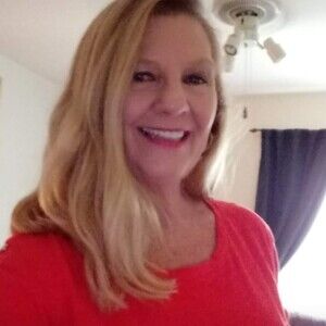 Meet your Posher, Lois